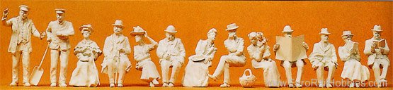 Preiser 63032 Passengers -- 1900s Passengers & Engine Drive