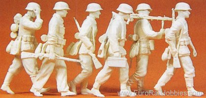 Preiser 64013 12 - Advancing Grenadiers 1939-45