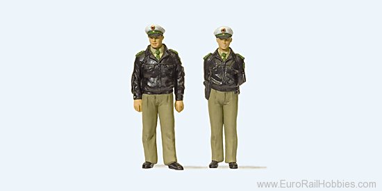 Preiser 65363 Standing policemen, green uniform. Federal Re