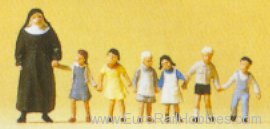 Preiser 75029 Pedestrians -- Nun w/Children  1:120