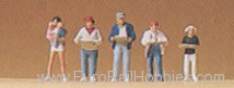 Preiser 79107 Diners - Standing w/Cafeteria Trays 
