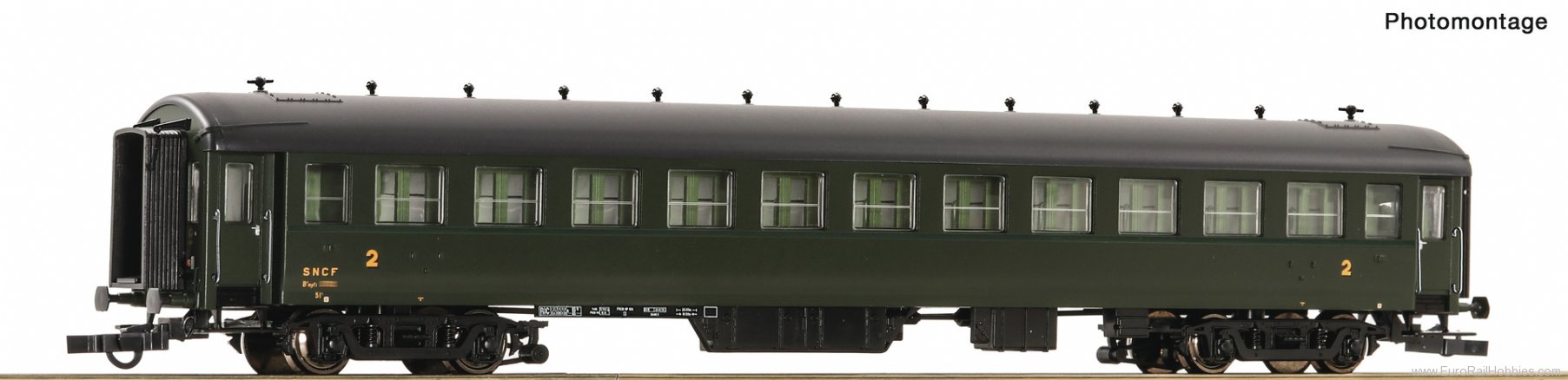 Roco 6200006 2nd class express train coach, SNCF