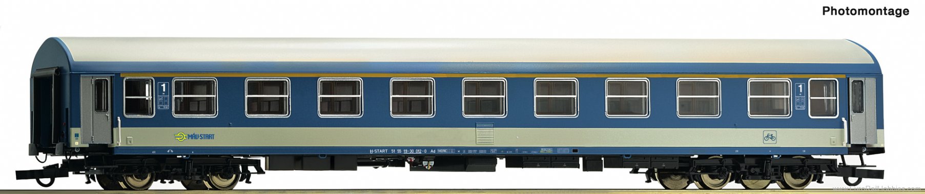 Roco 64866 1st class passenger coach, MAV-Start