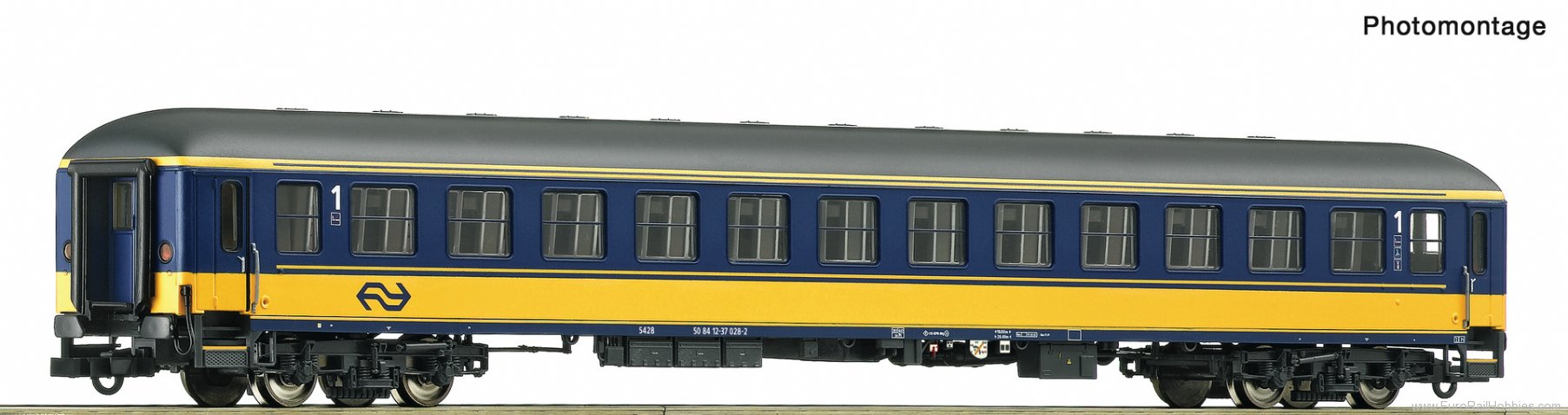 Roco 74316 1st class express train coach, NS