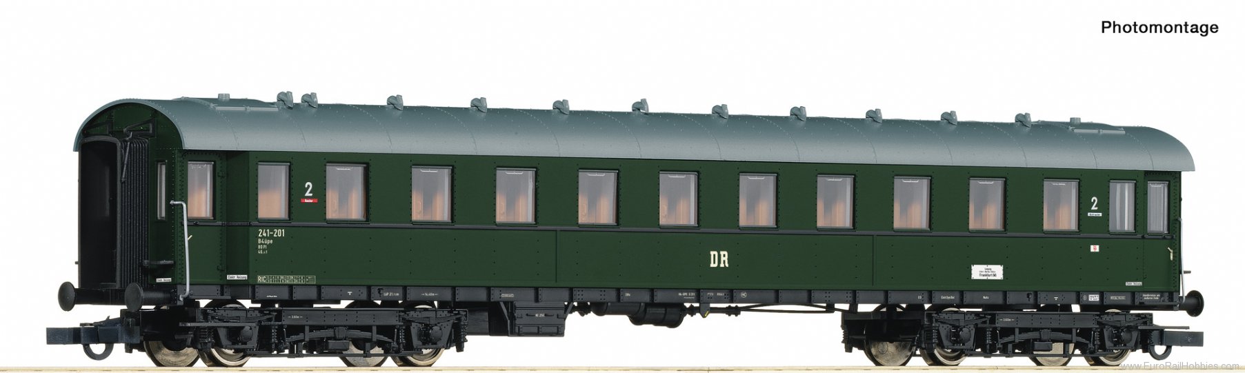 Roco 74862 2nd class standard express train coach, DR