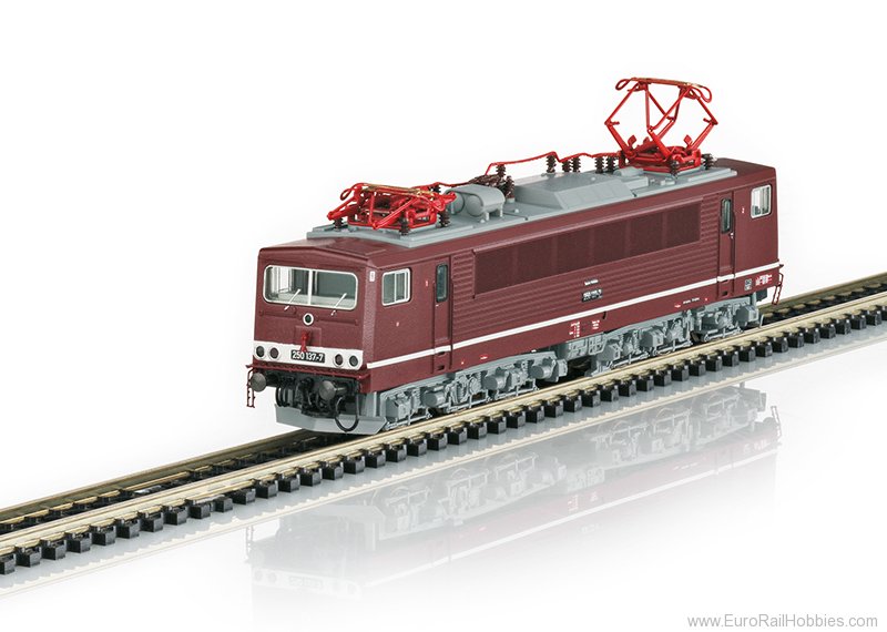 Trix 16651 DR/GDR Class 250 Electric Locomotive DCC/MFX 