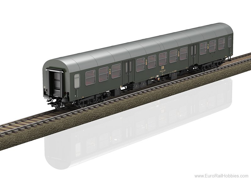 Trix 23180 DR/GDR  Halberstadt Center Entry Car 3 Piece 