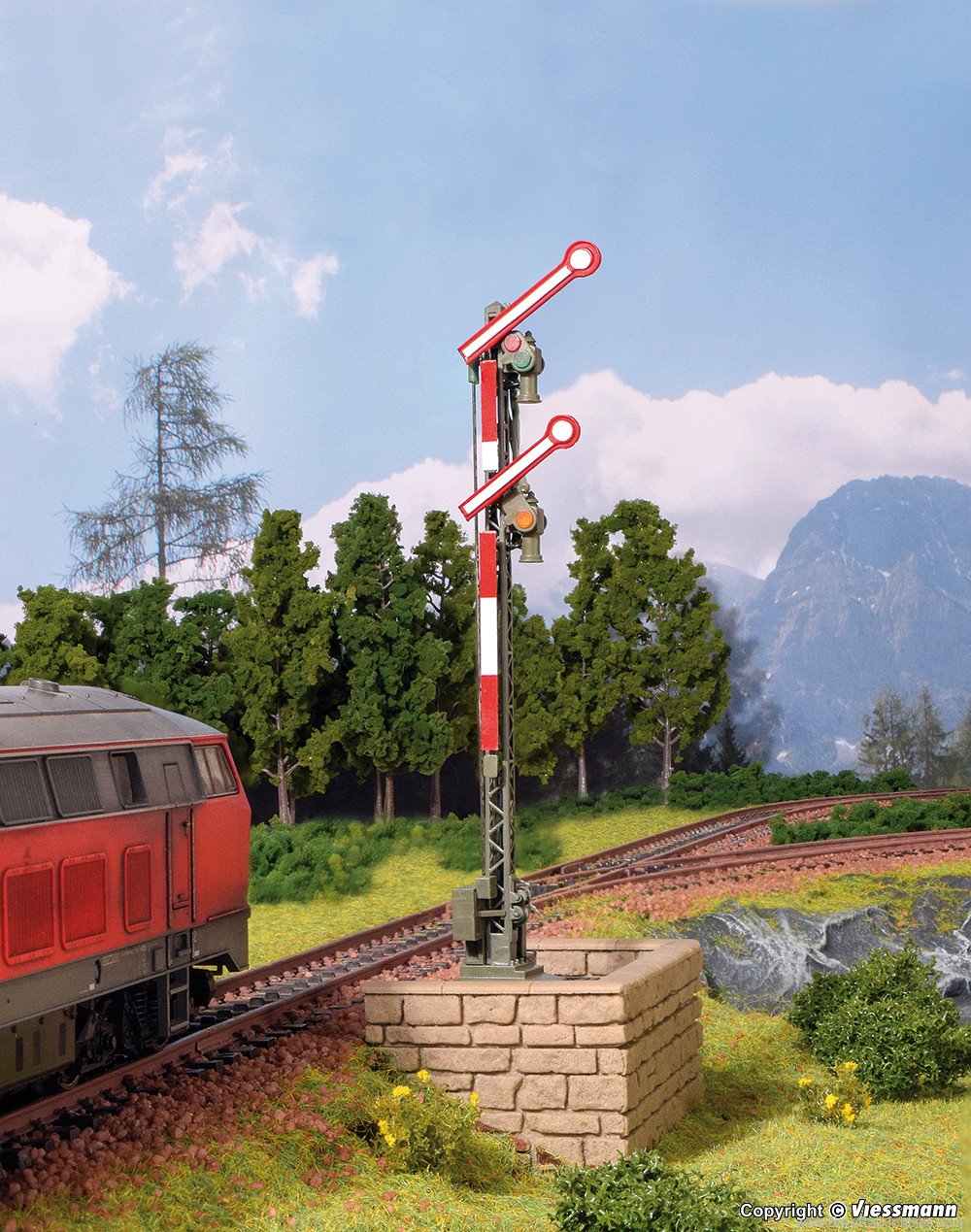 Viessmann 4701 Digital semaphore home signal, with 2 coupled