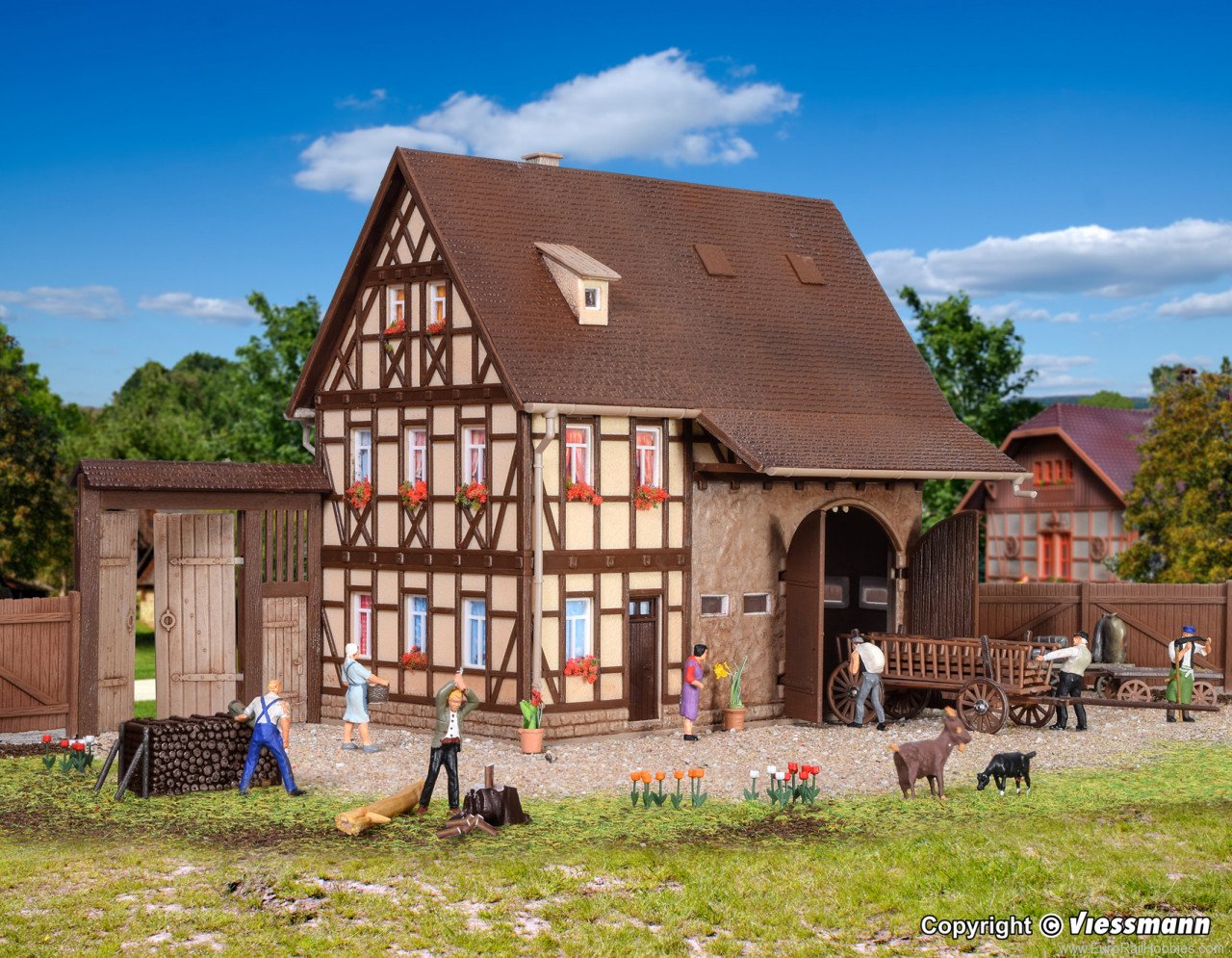 Vollmer 43731 Farm House with Barn