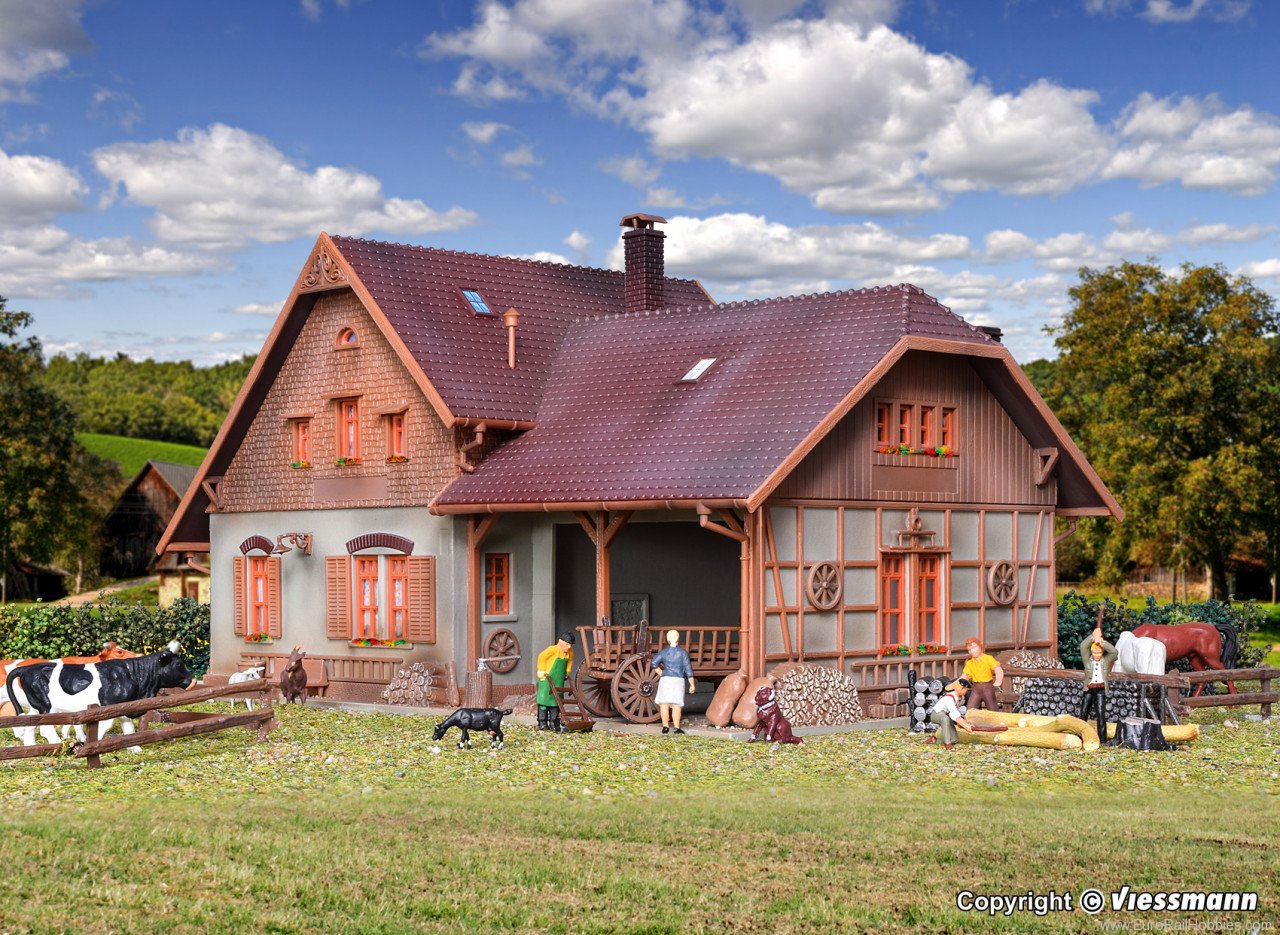 Vollmer 43744 Farm with Shed