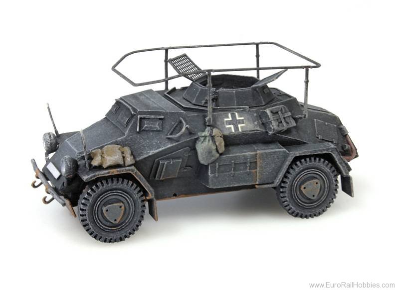 Artitec 387.106-GR Sd.Kfz 223, 4-rad, Funkwagen, MG34, grey, 1:8