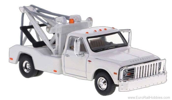Brekina 19665 Chevrolet C30 tow truck