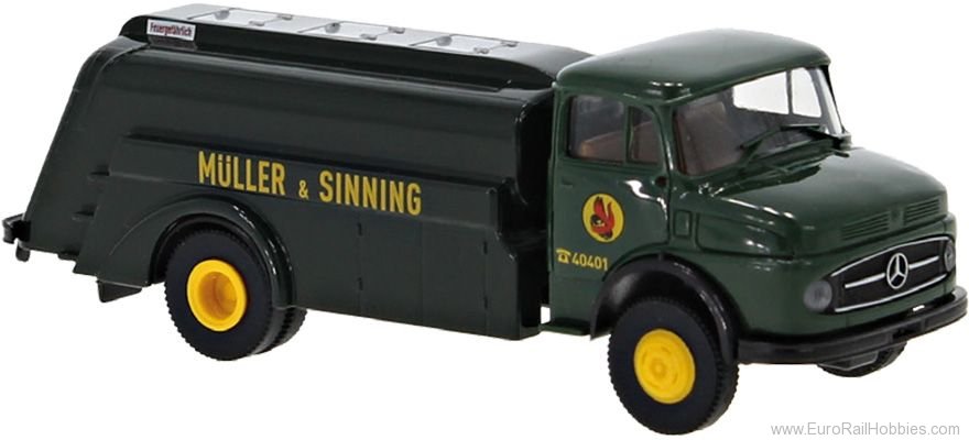 Brekina 47040 Mercedes L 322 tank truck, MÃ¼ller & Sinnin