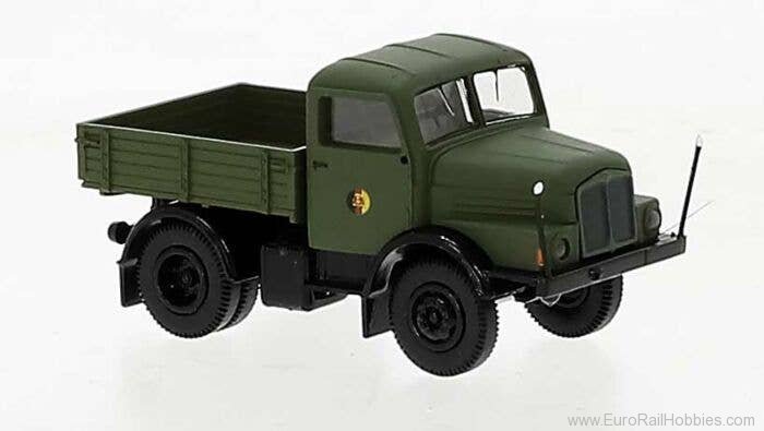 Brekina 71457 IFA S 4000-1 Zugmaschine der NVA