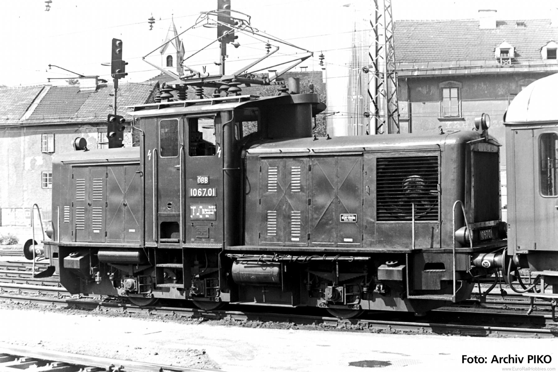 Piko 21043 OBB Rh 1067 Green Electric Locomotive (Markli