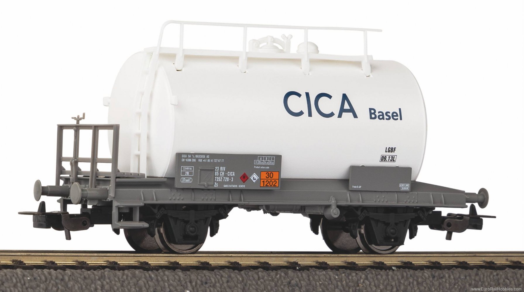 Piko 27702 SBB IV tank car (DC Piko Hobby)