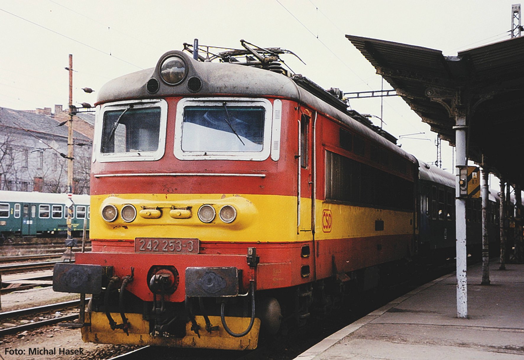 Piko 47483 TT-CSD Rh 242 Electric Locomotive