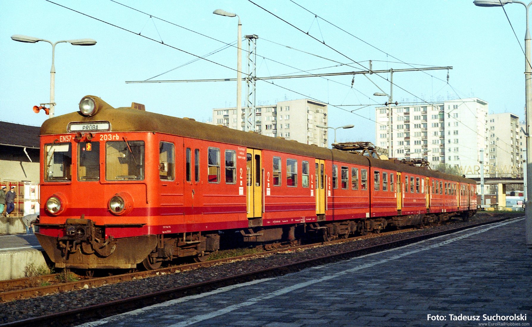 Piko 51462 PKP EN57 3 Piece Railcar
