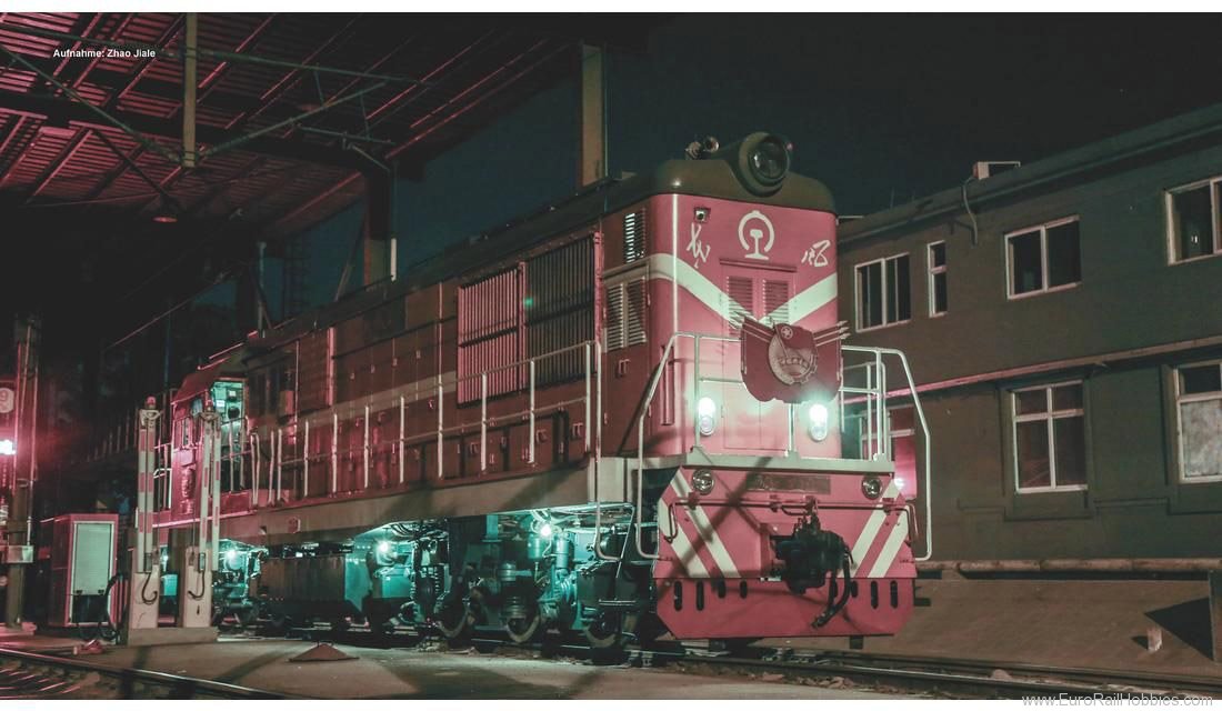 Piko 52710 DF7C Diesel locomotive with commemorative shi