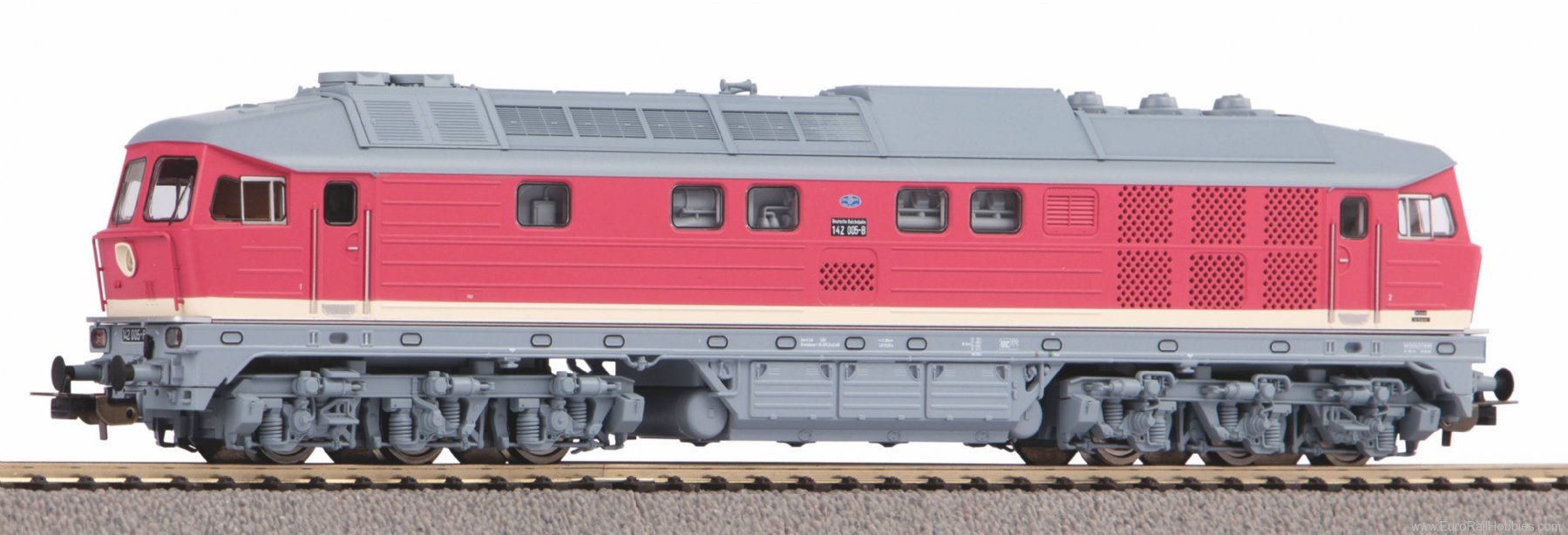 Piko 52765 Diesel Locomotive BR 142 DR IV (Piko Expert)