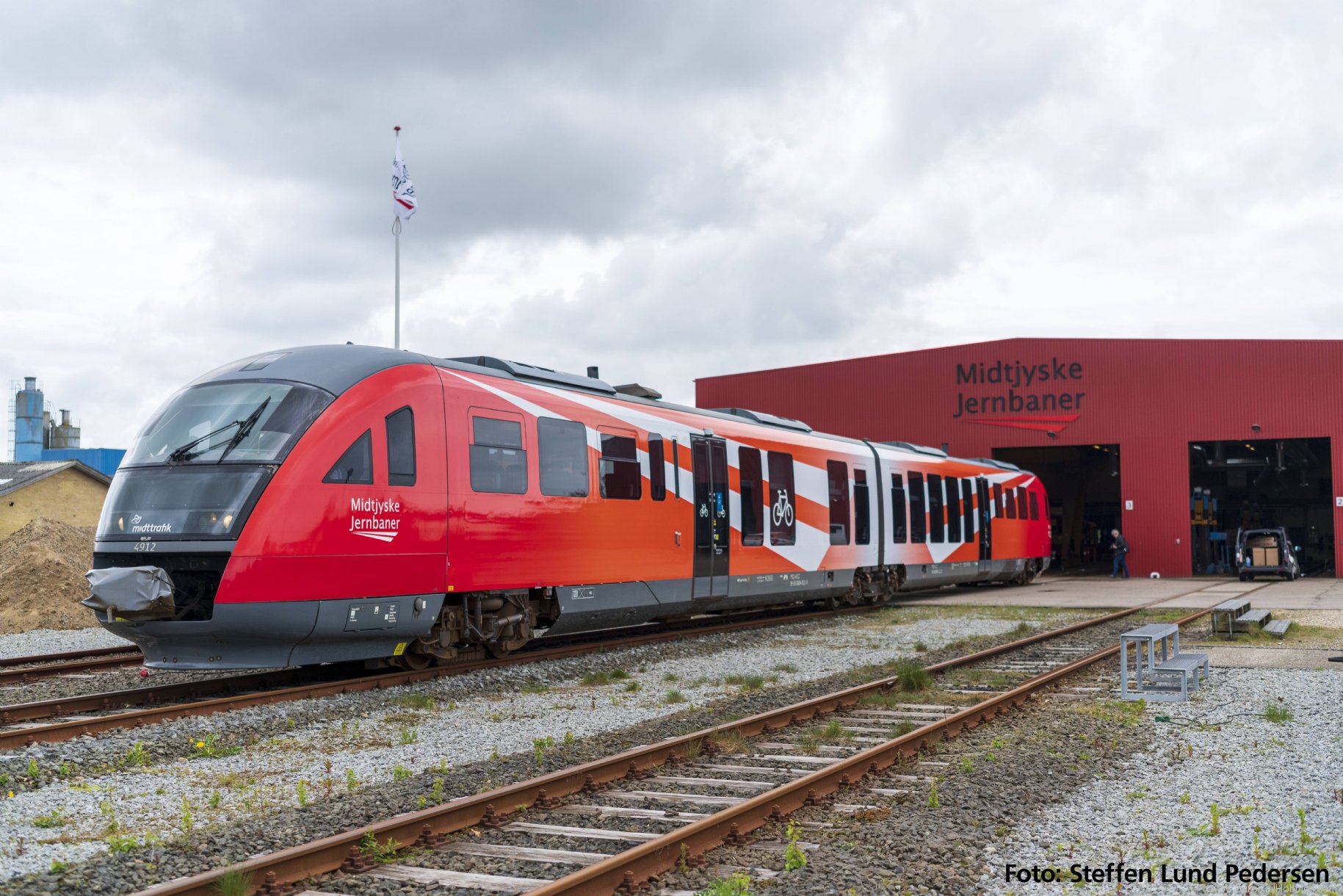 Piko 52984 Desiro Midtjyske Jernbaner Railcar (for Markl