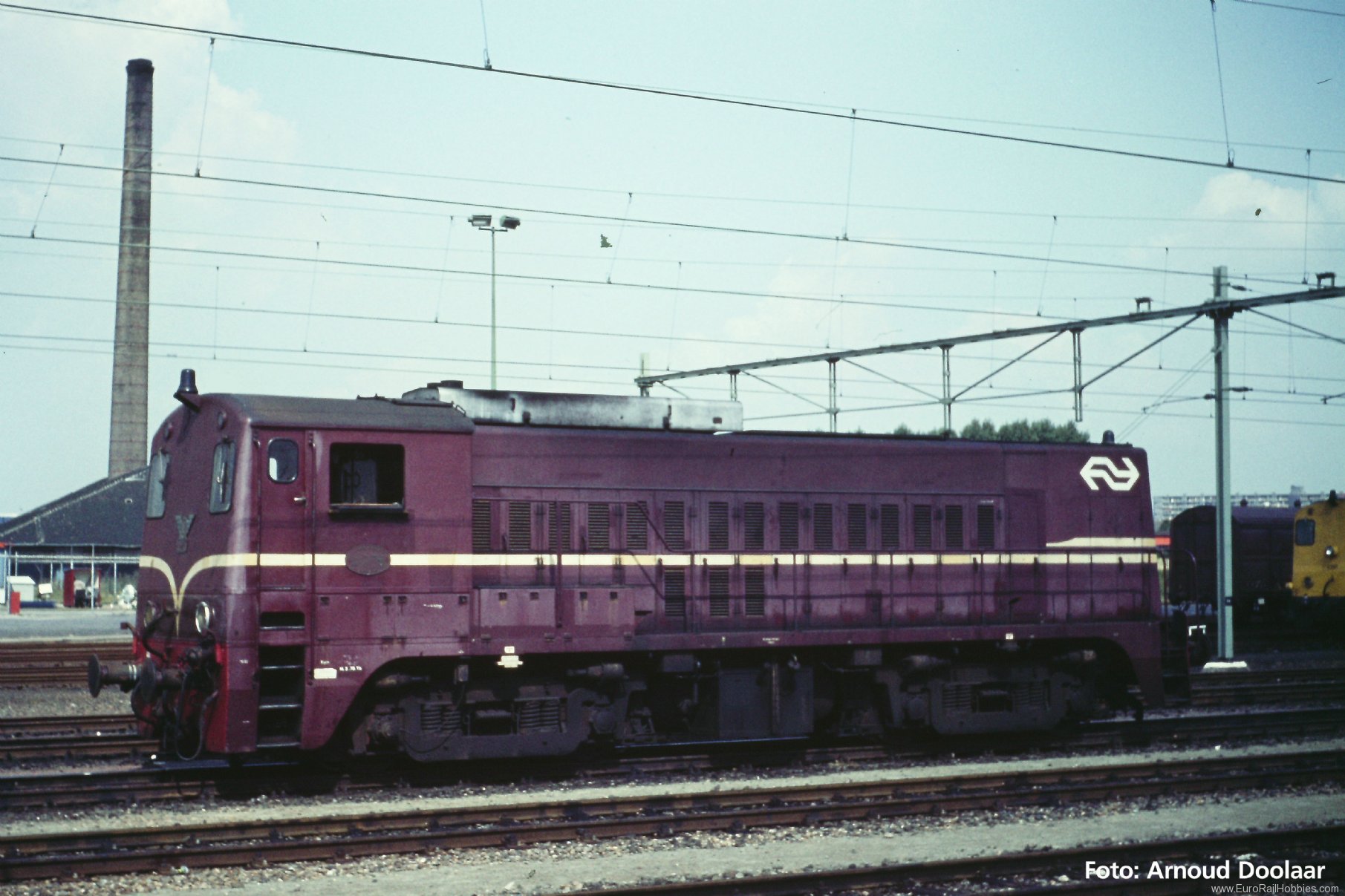 Piko 52989 NS Rh 2200 Brown Diesel Locomotive