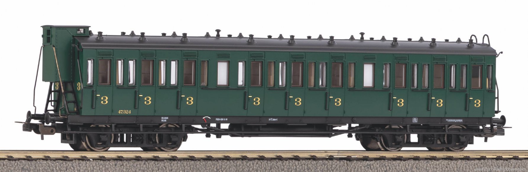 Piko 53335 3rd class SNCB III compartment car with a bra