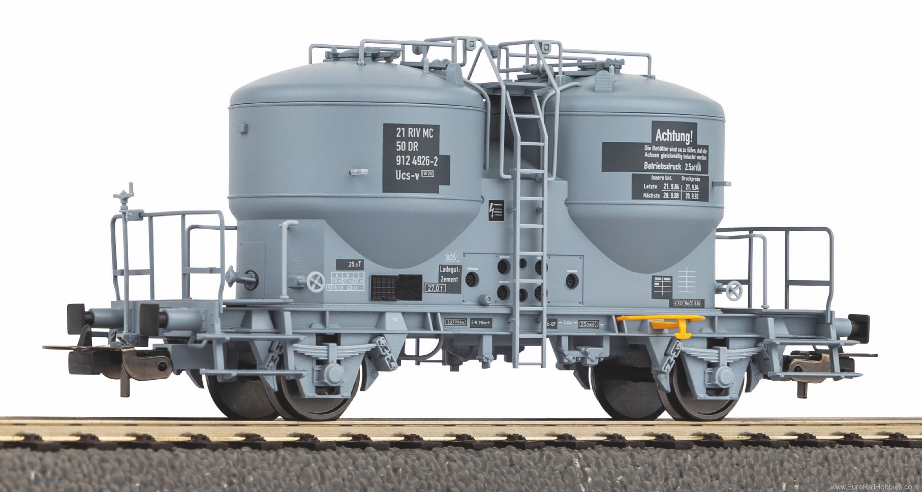 Piko 54699 Cement silo wagon Ucs DR IV with patches (Pik