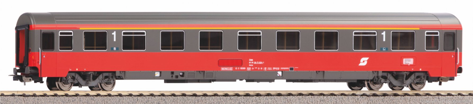 Piko 58539 Eurofima express train passenger car, 1st cla