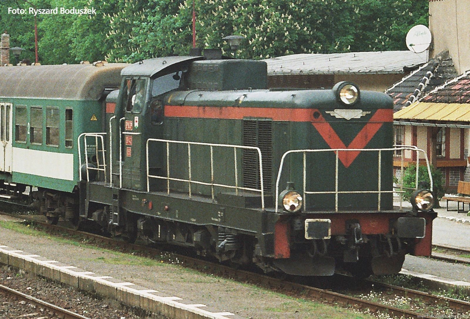 Piko 59274 Diesel Locomotive SM42 PKP V (DC Piko Expert)