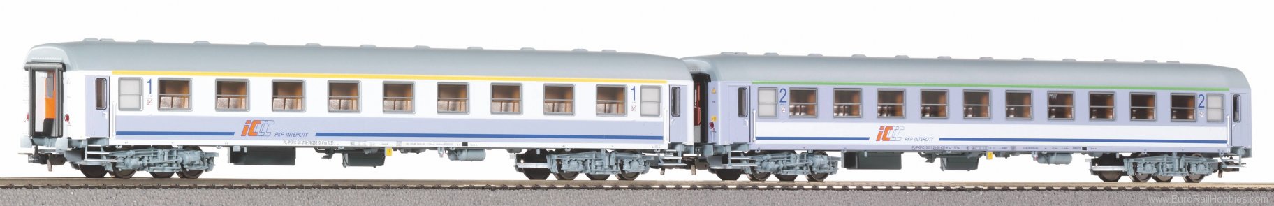 Piko 97304 Set of 2 PKP VI Intercity passenger cars (Pik