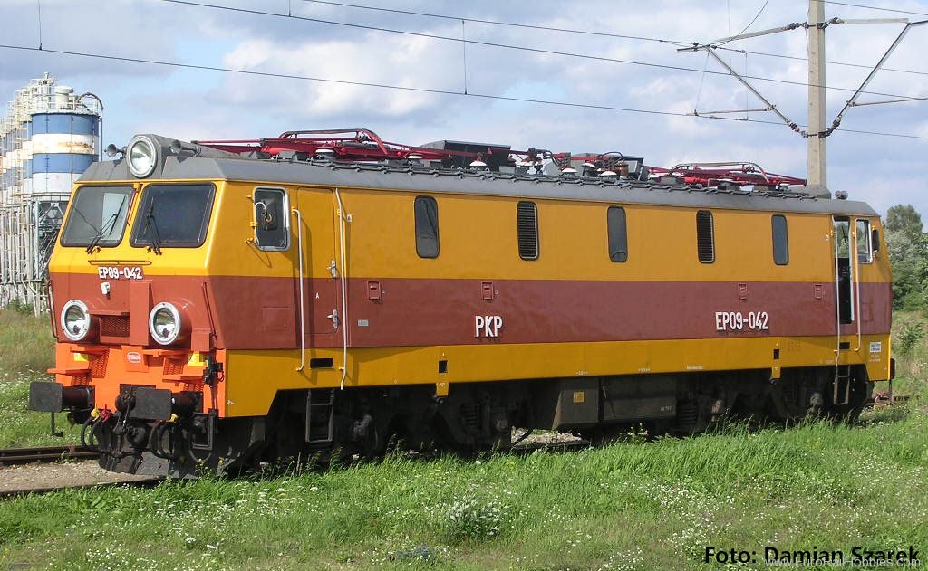 Piko 97529 PKP EP09 Electric Locomotive w/Sound