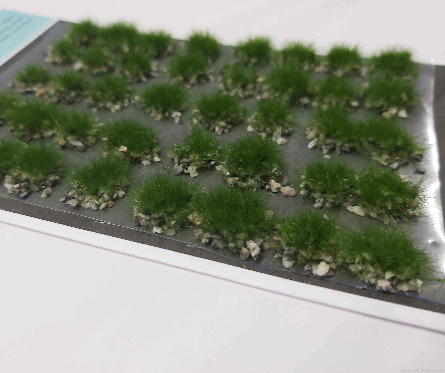 Silhouette Silflor MiniNatur 748-22S Tuft of grass with stones, dark, Summer   15x