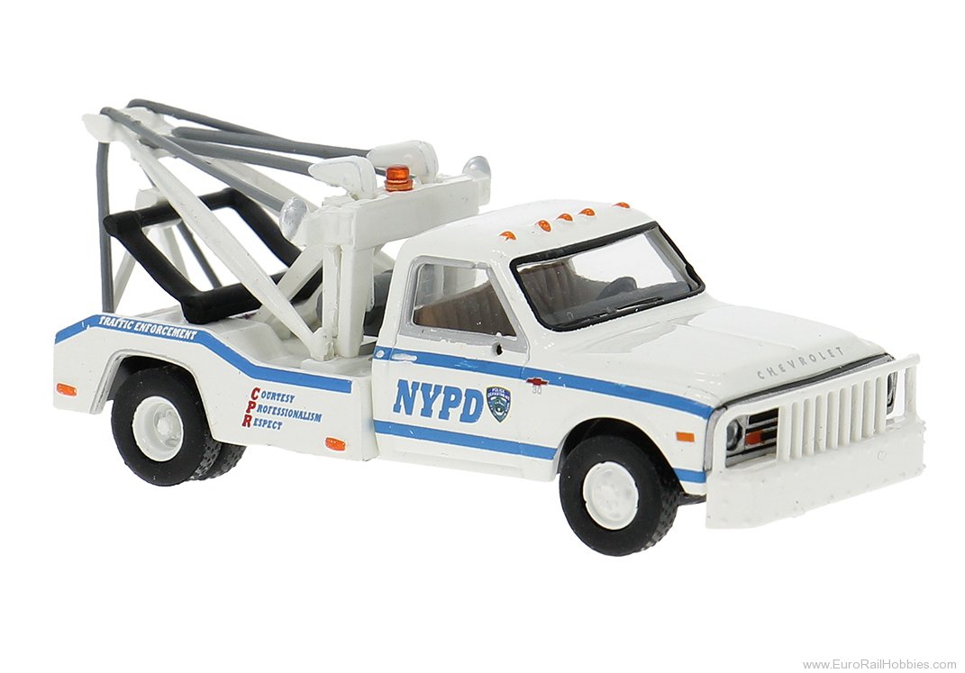Brekina 19668 Brekina Chevrolet C30 NYPD Tow Truck 