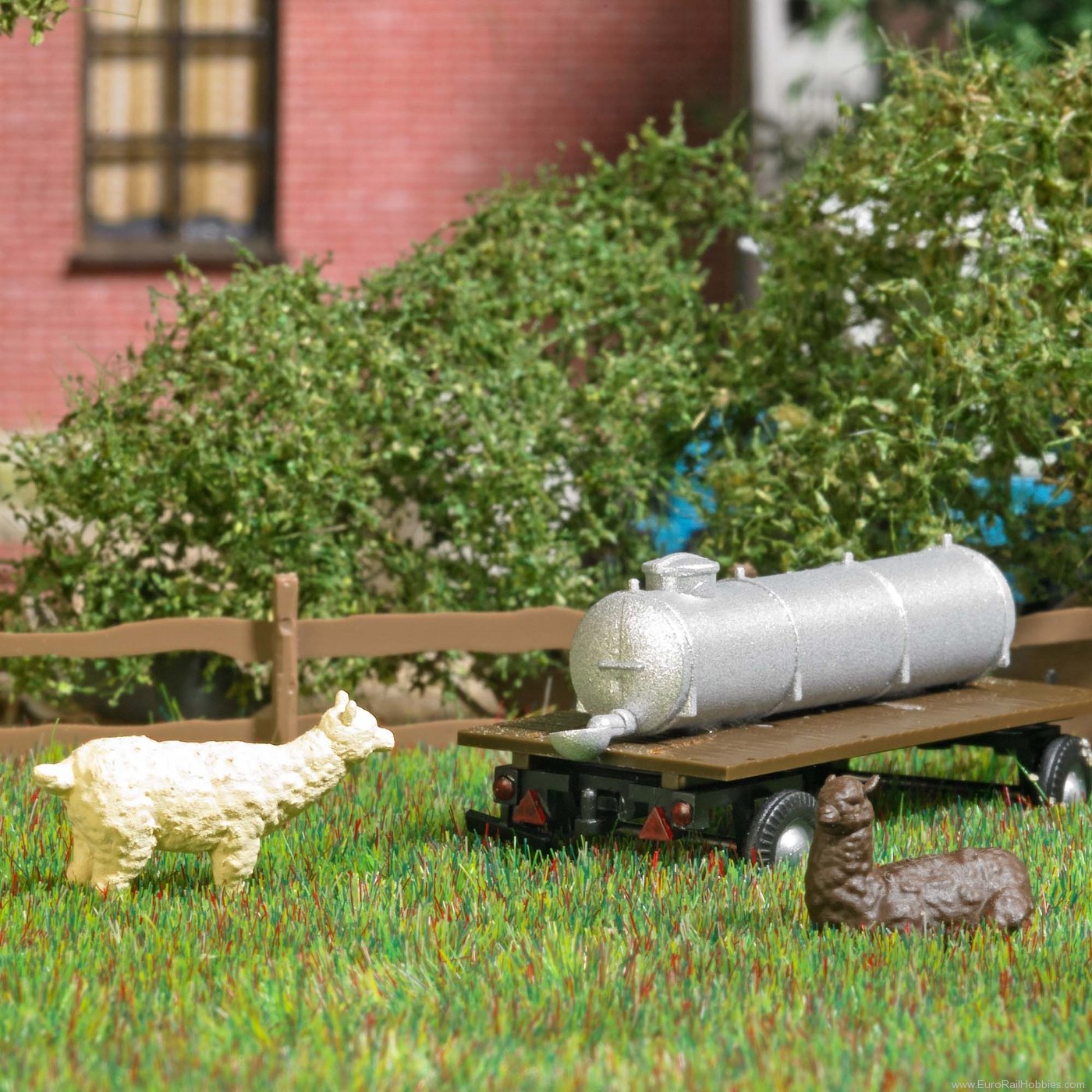 Busch 8282 Busch Alpacas with water barrel