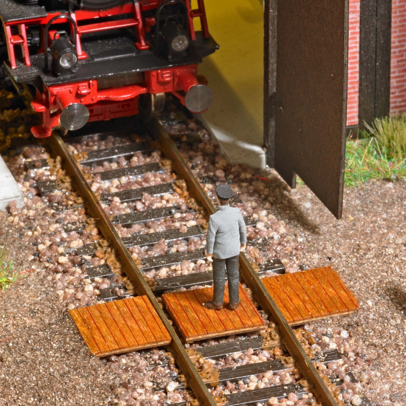 Busch 8822 Busch Pedestrian railroad crossings