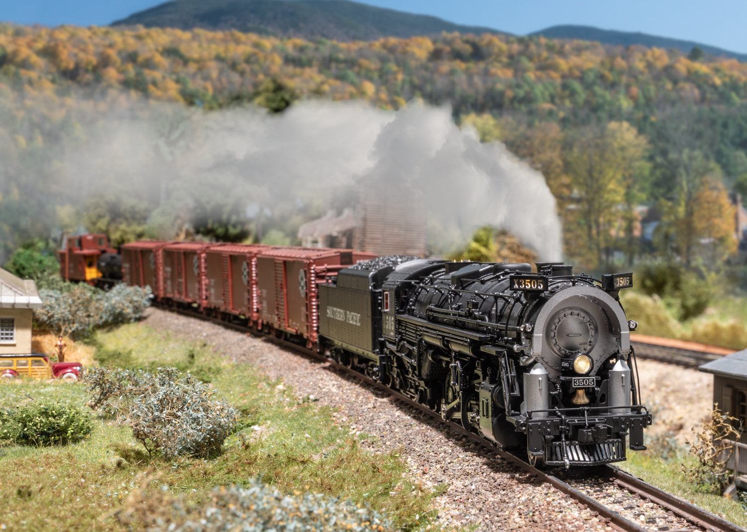 Marklin/Trix Surprise #1, Southern Pacific Steam Locomotive & Cars