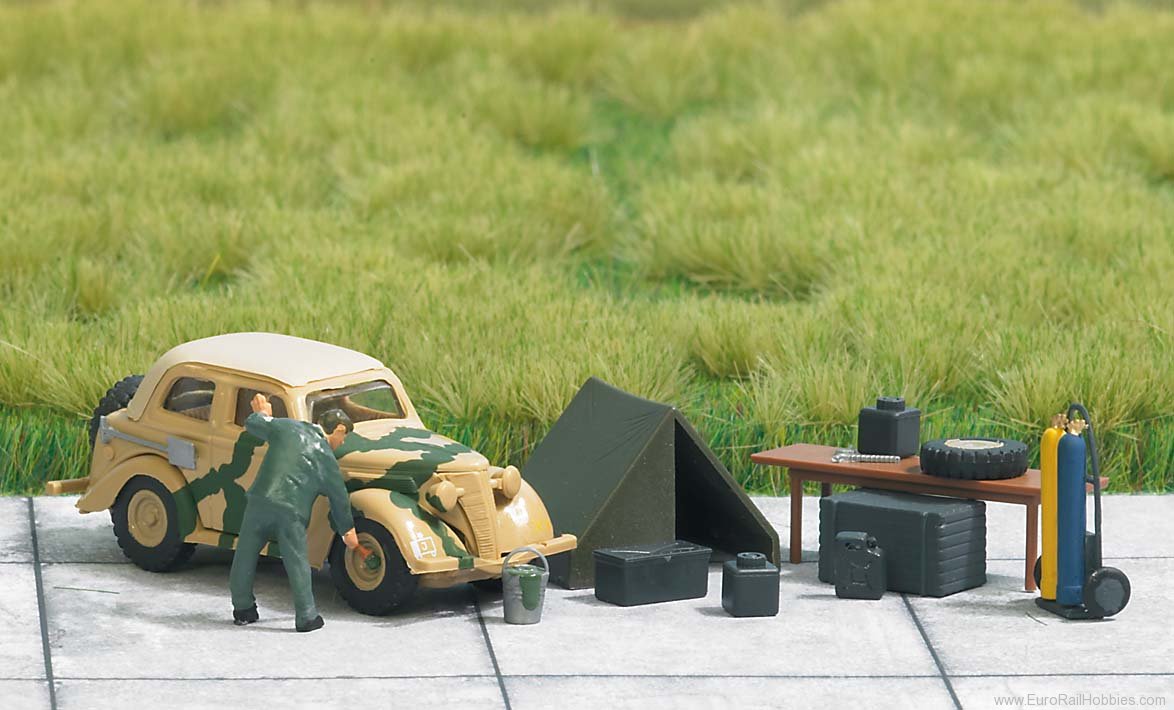 Busch 9631 HO Miniature Scene Former German Army