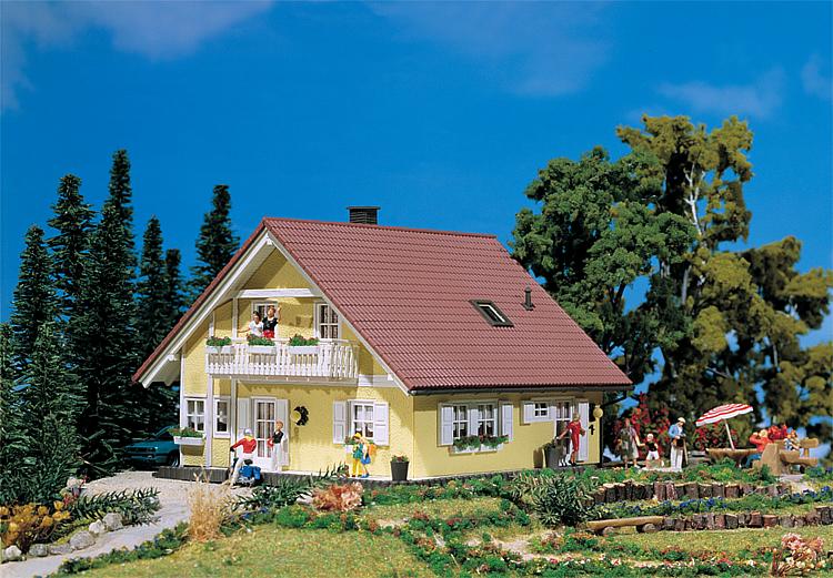 最も 割引 Faller 130397 HO Familia house 鉄道模型