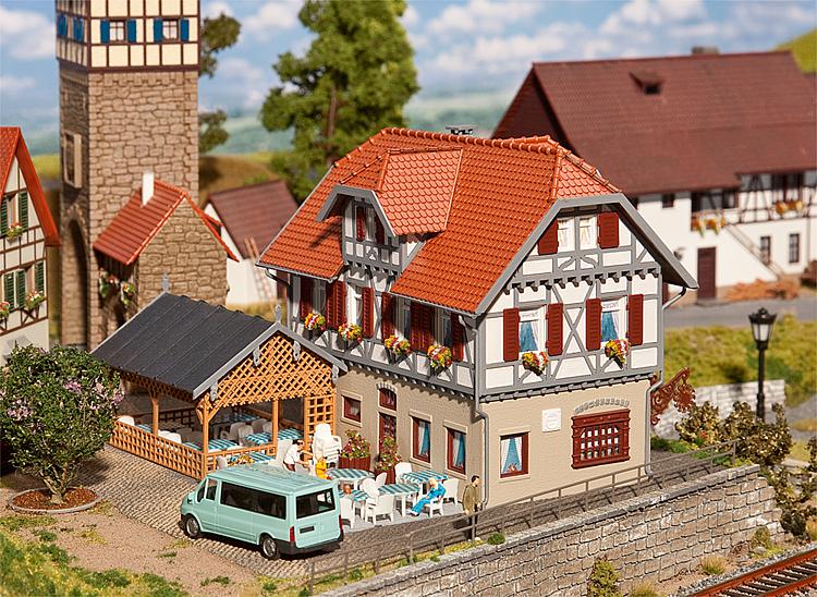 Faller 130438 HO The Sonne Inn with summerhouse