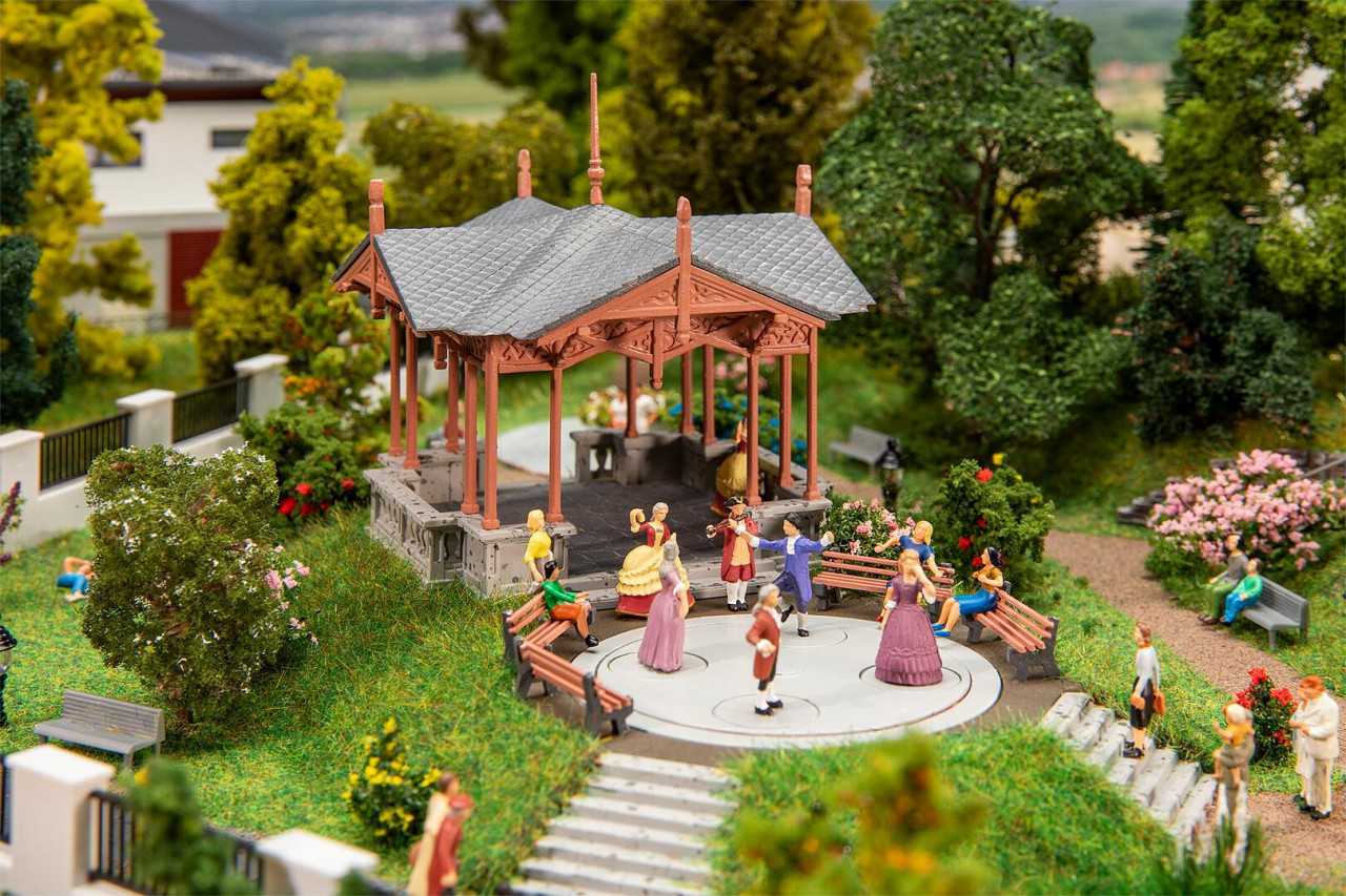 Faller 130655 HO Music pavilion with dancing figures