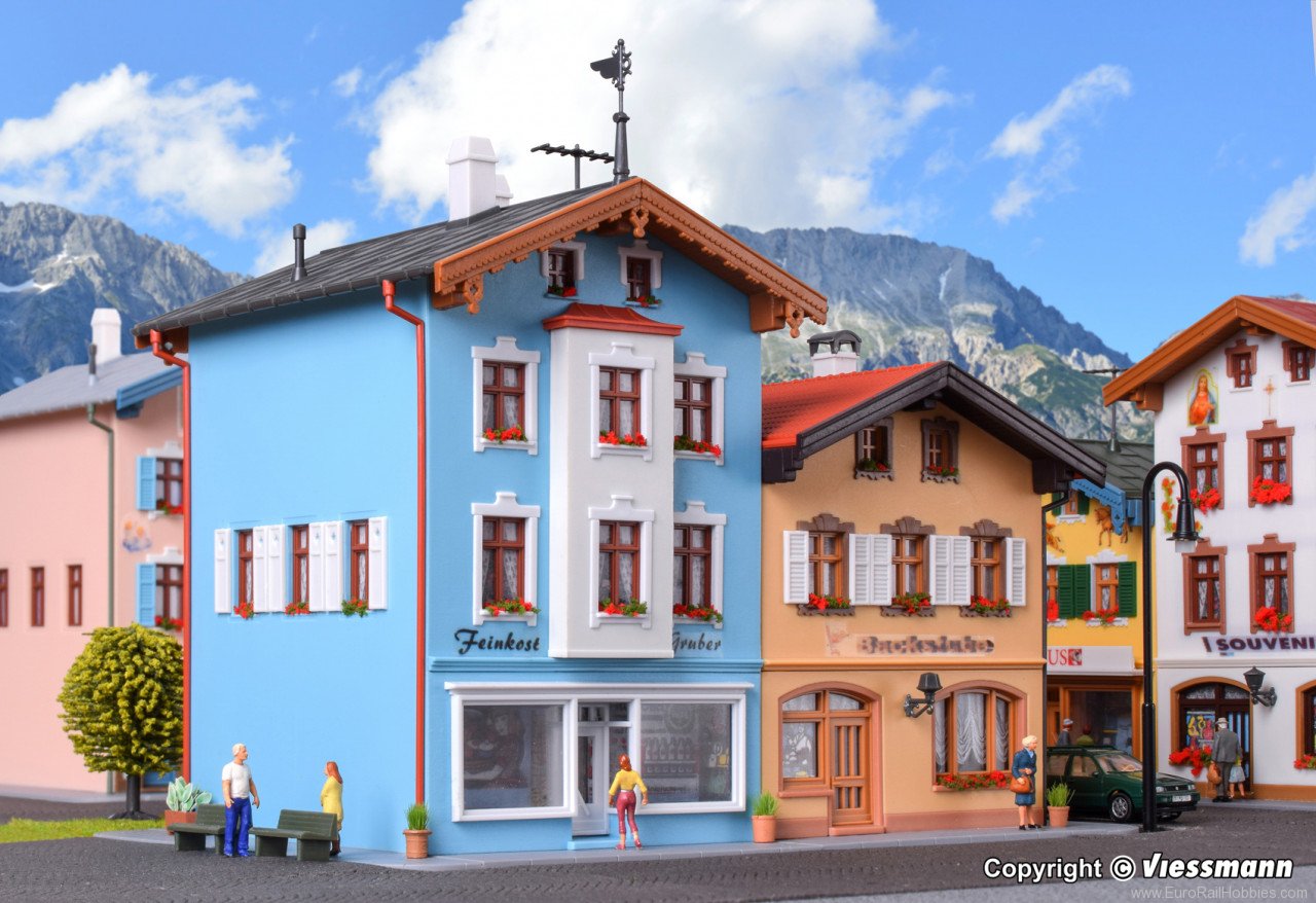 Kibri 38818 H0 Townhouse and Bookshop in Tolz