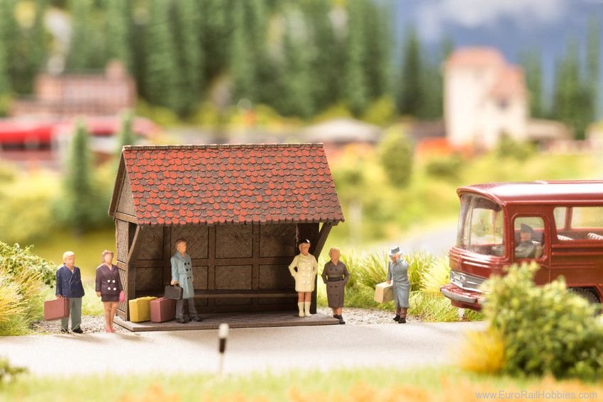 Noch 12015 At The Bus Stop