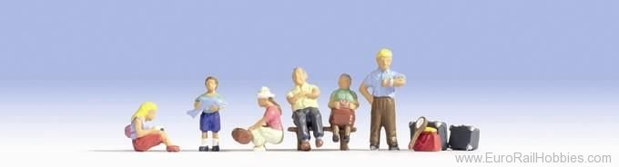 Noch 15228 Family Meier at the station, 6 figures + acce