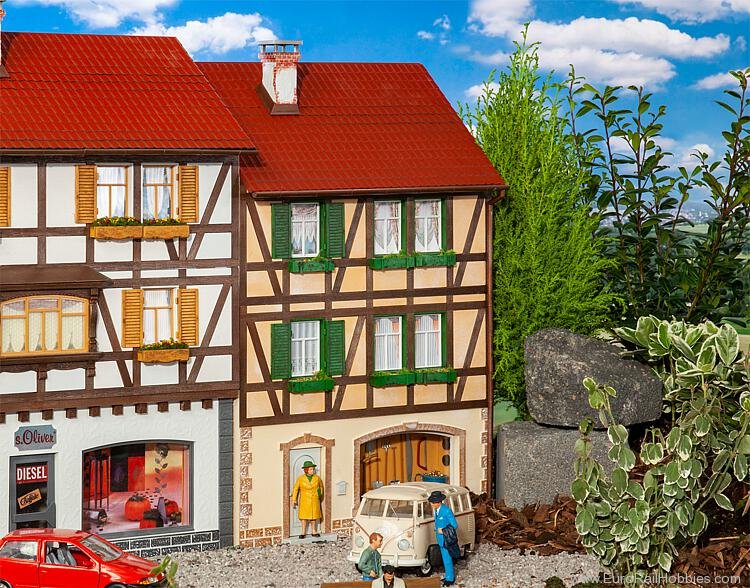 Pola 331778 Town relief house