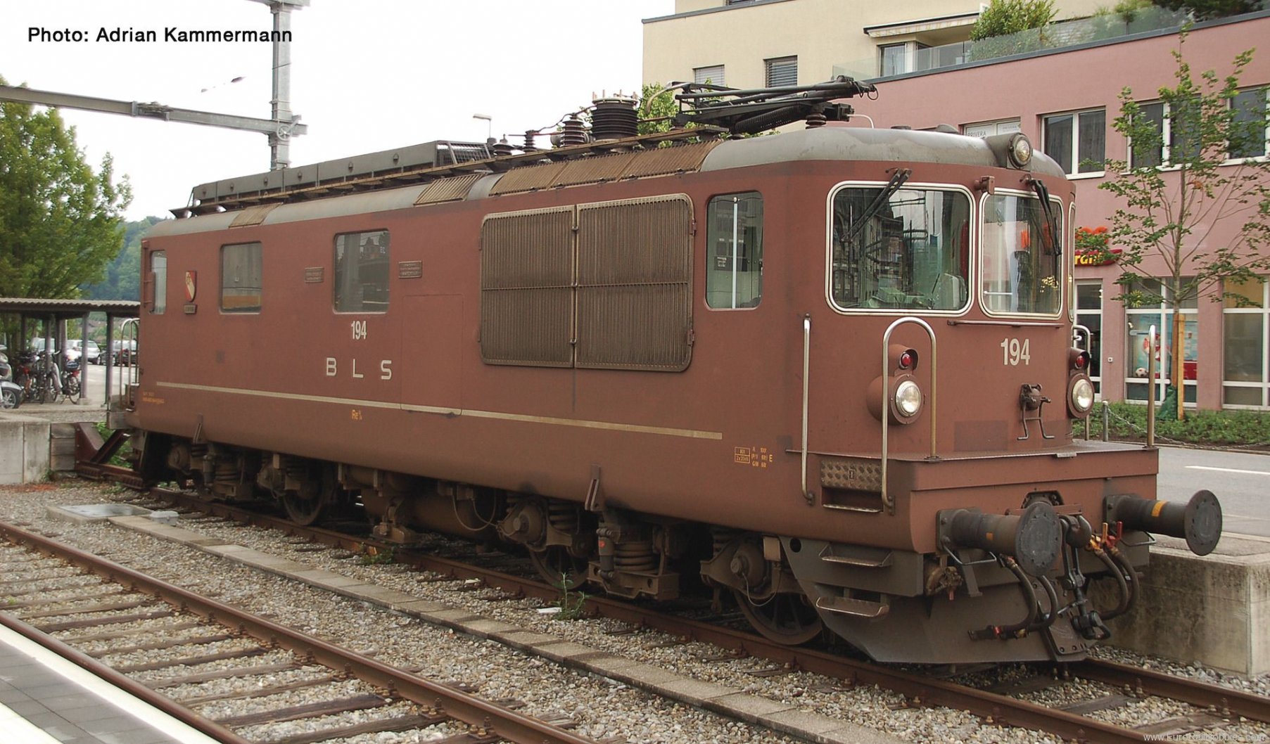Roco 73782 HO Electric locomotive Re 4/4 194, BLS