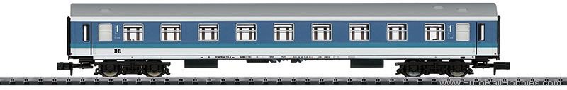 Trix 15486 DR/GDR Type Y/B Express Train Passenger Car