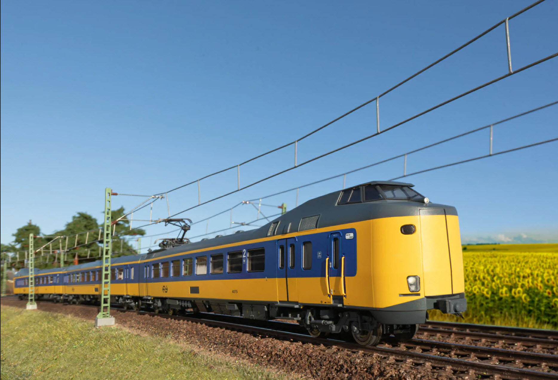 NスケールTrix 12568 BR 110 EP.IV電気機関車 JR EF81形 電気機関車 (敦賀運転所) (鉄道模型) - ホビーサーチ