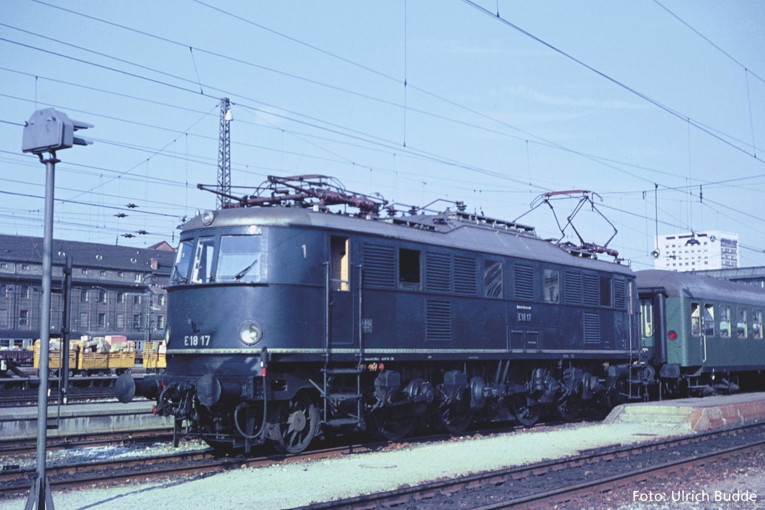 Piko 51870 Electric Locomotive BR E 18 DB III (Piko Expe