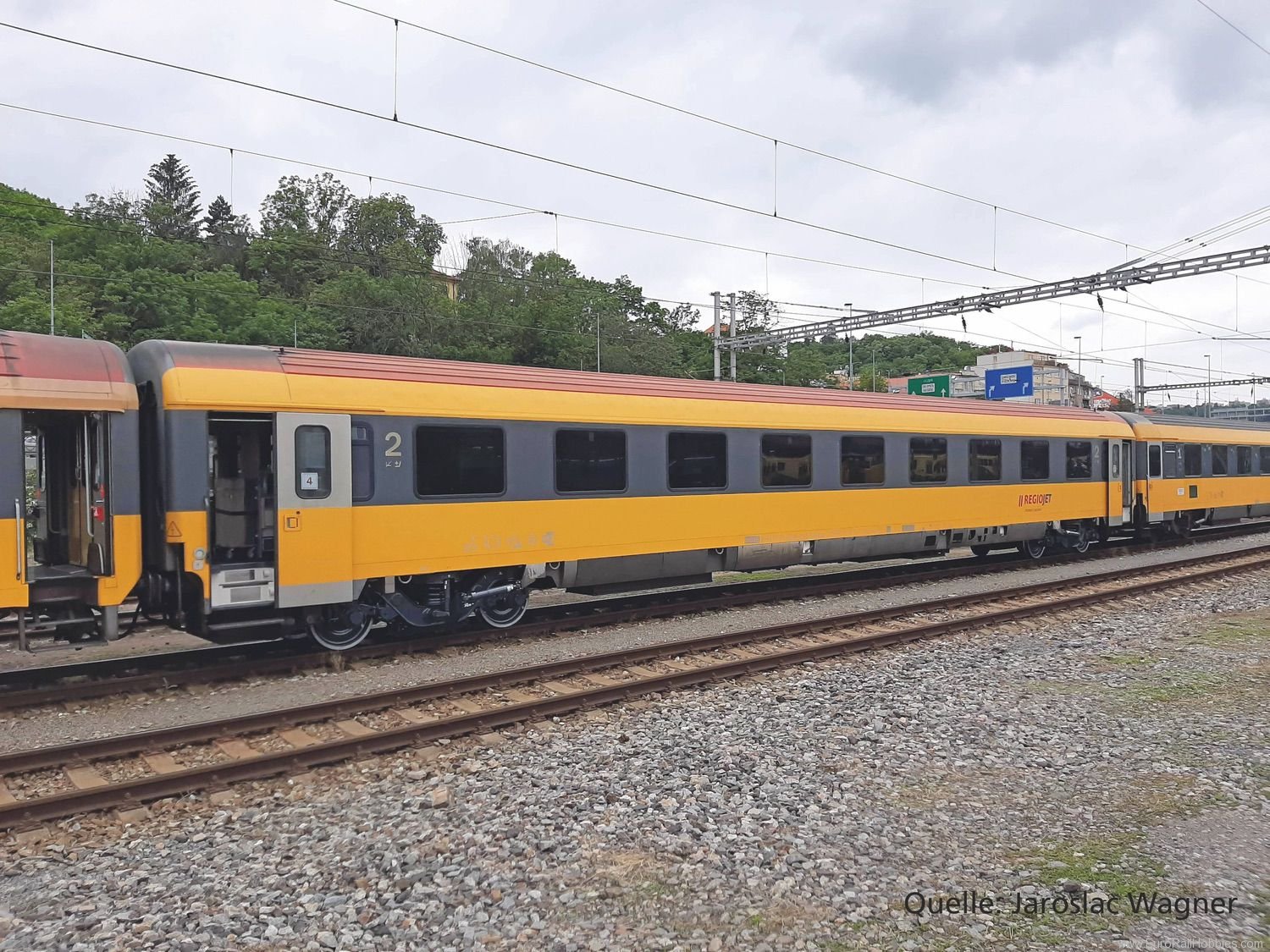 Piko 58222 2-Piece Express Coach Eurofima 1. Class und 2